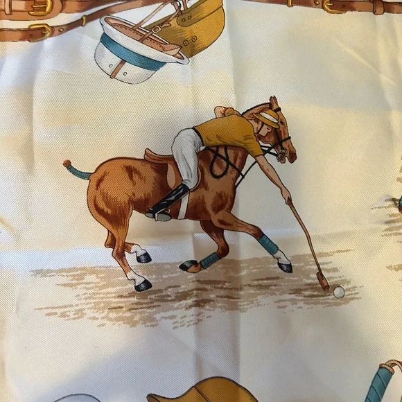 Stunning Vintage GUCCI Equestrian Scarf (great gift for horse lover/scarf lover) - Picture 4 of 16